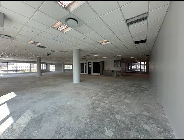 834M² OFFICE TO LET IN SANDTON CENTRAL